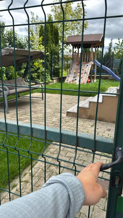 Inchiriez apartament 2 camera 55mp, 110mp gradina proprie parcare priv