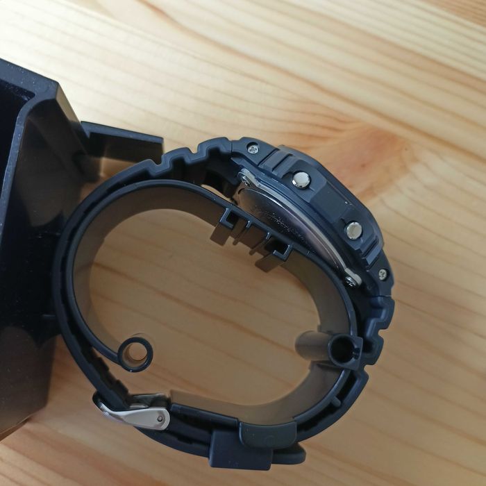 нов Casio g shock dw5600 reissue на оригиналният дизайн от 1983-та