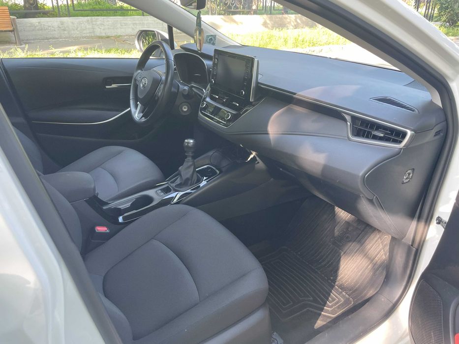 Toyota Corolla Sedan 1.6 Dynamic (4 cilindri), 28.000km, Garantie!
