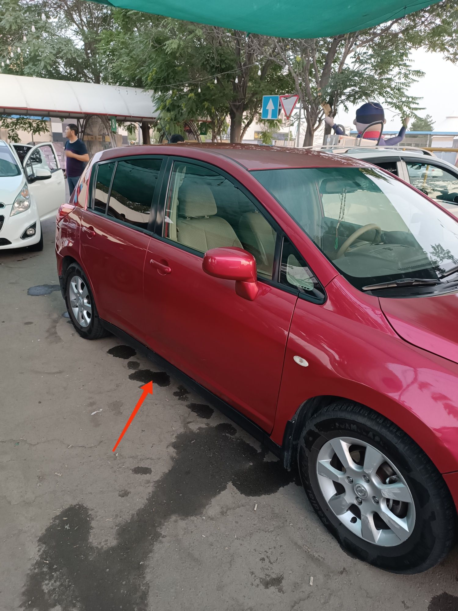Nissan tiida 2008 sotiladi