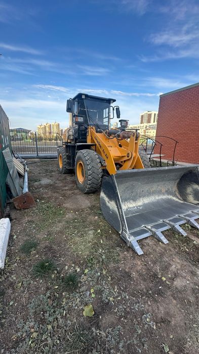Аренда и услуги погрузчика 2 куб Астана | Акция, уборка снега дешево