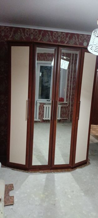 Платиновый шкаф с полками