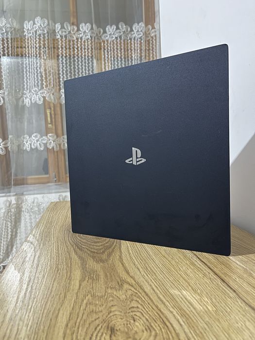 Play station 4 pro 1 TB