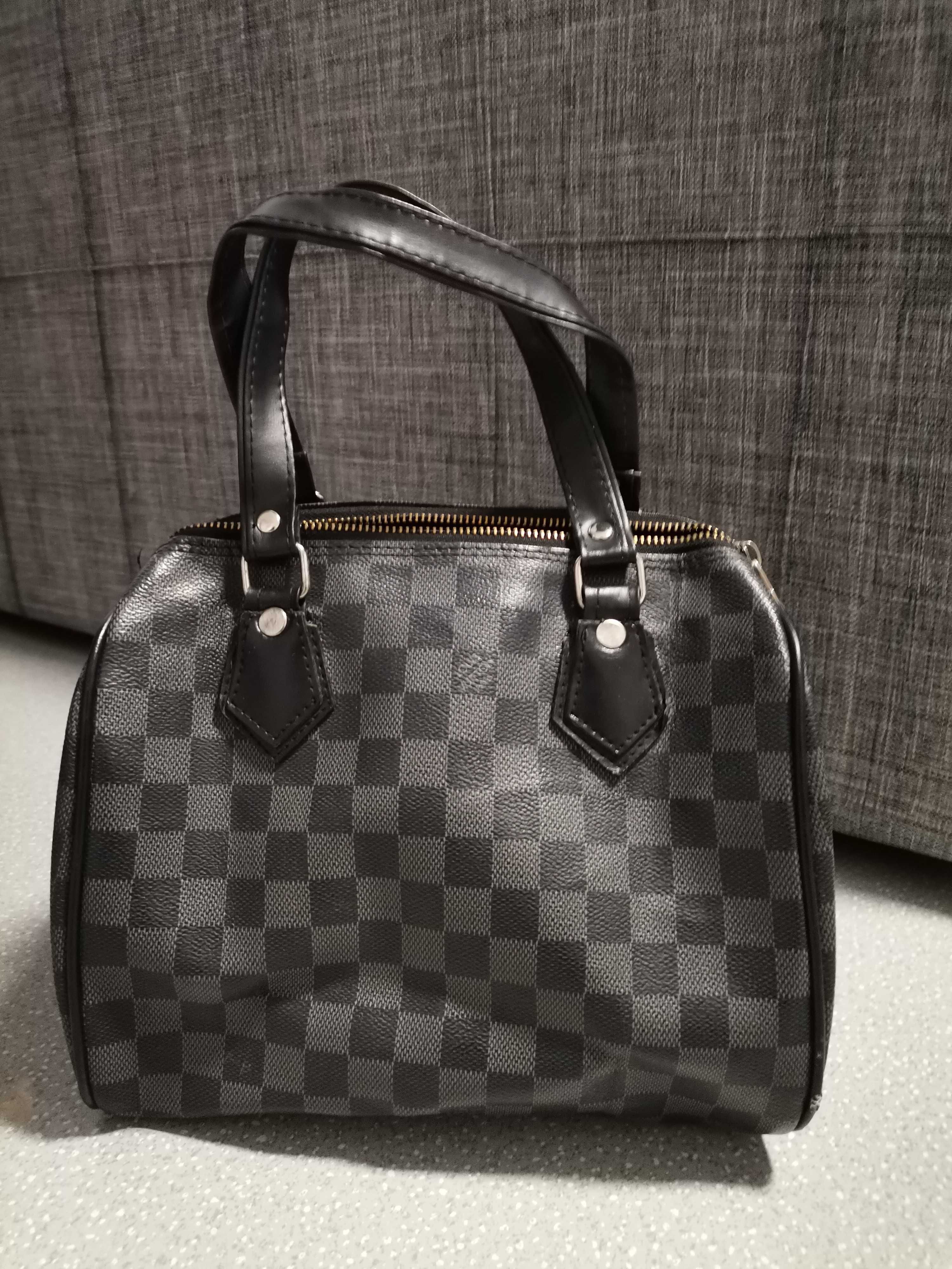 Louis vuitton чанта
