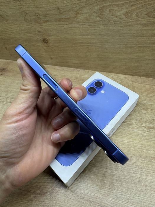 iPhone 16 128Gb Blue 99% battery life