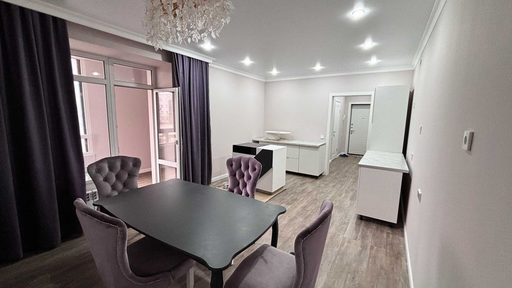 Евро 4 комнатная квартира в Центре города с отличным ремонтом