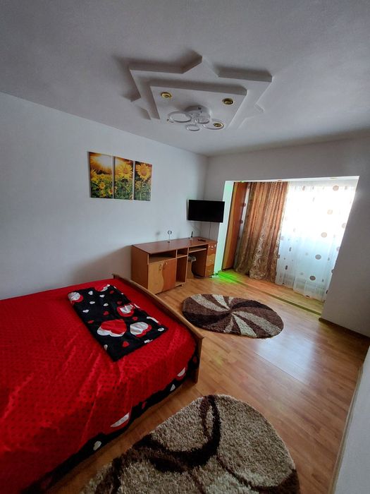 Închiriez garsoniera confort I