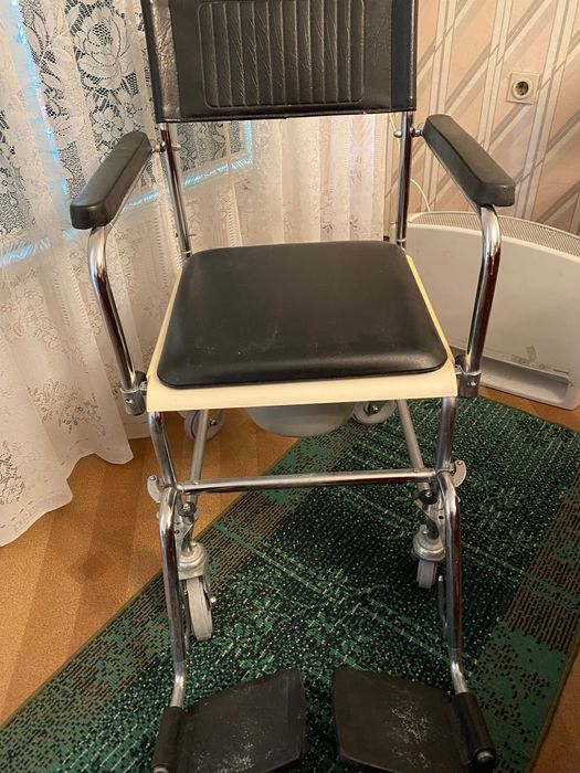 Стол за тоалетна и баня