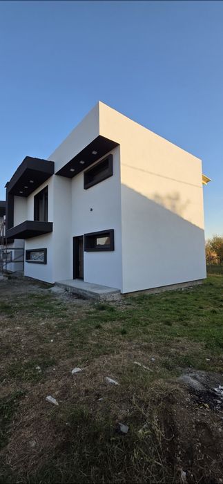 Case înșiruite de vânzare