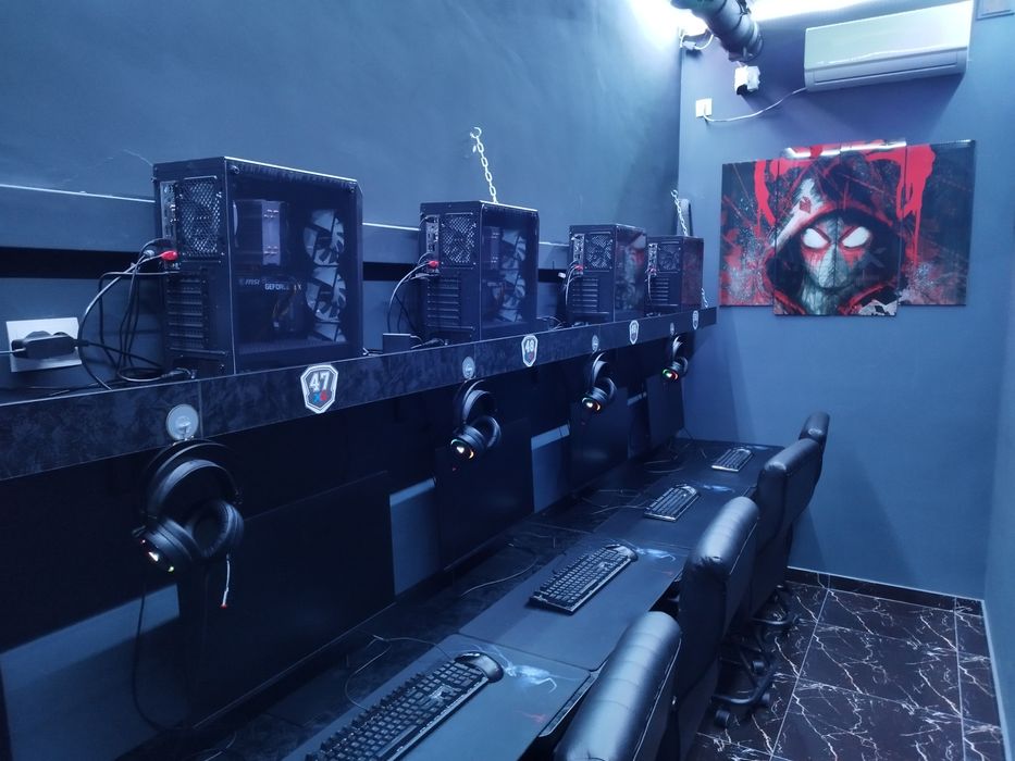 Продам готовый компьютерный клуб возле станции метро и конечки автобус