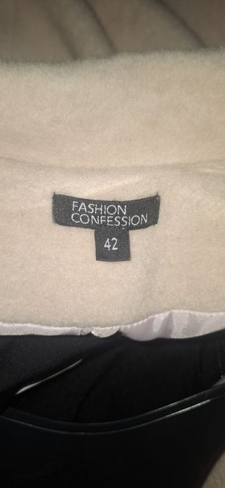 Бежевое  пальто  38-40