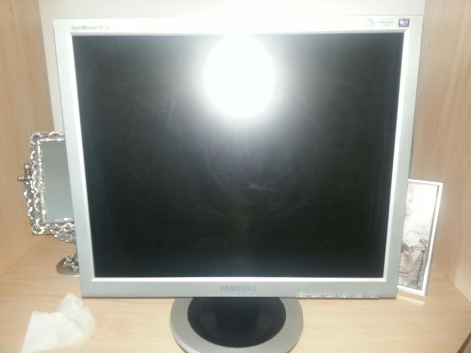 Monitor LCD Samsung 913N-19"