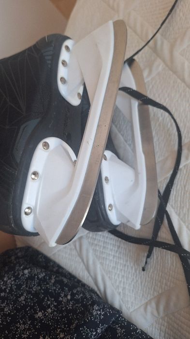 Коньки 35 размер 10000тенге почти новыйй