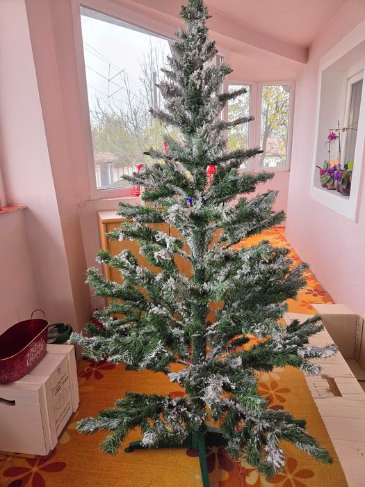 Brad artificial, cu zapada, 1.70 metri