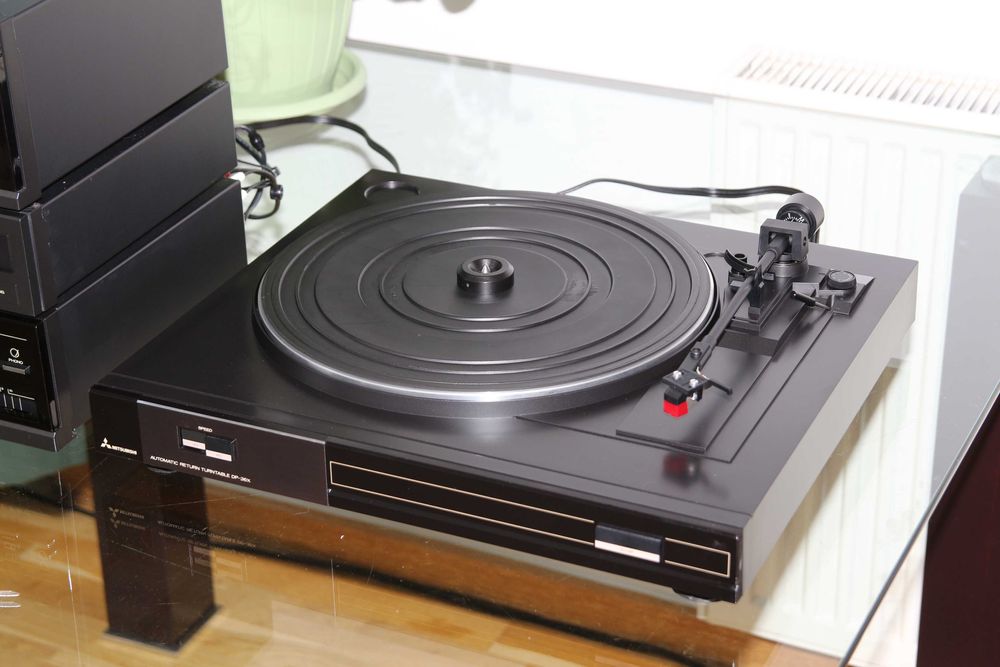 Sistem audio Mitsubishi functional