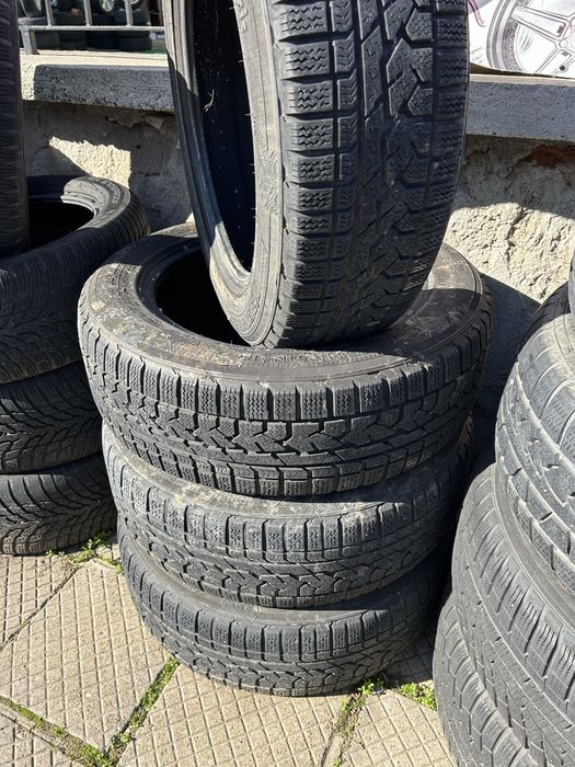 4 зимни гуми kumho 215 60 17