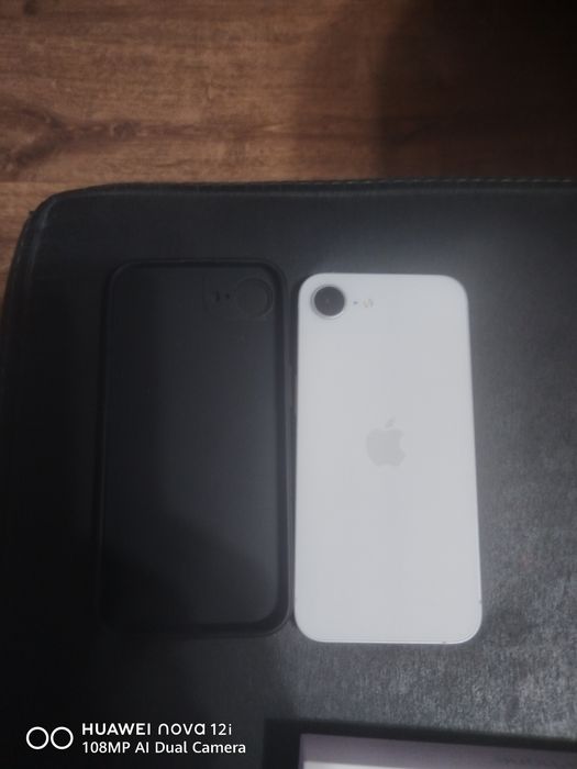 Продава се IPhone 16e