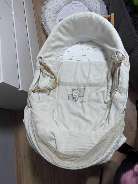 Patut bebelusi foarte util. Se poate si trasporta in el bebelusul.