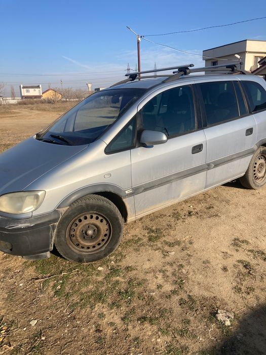 zafira 1,8 benzina cu gpl, 2002, 3500 lei. Funtionala