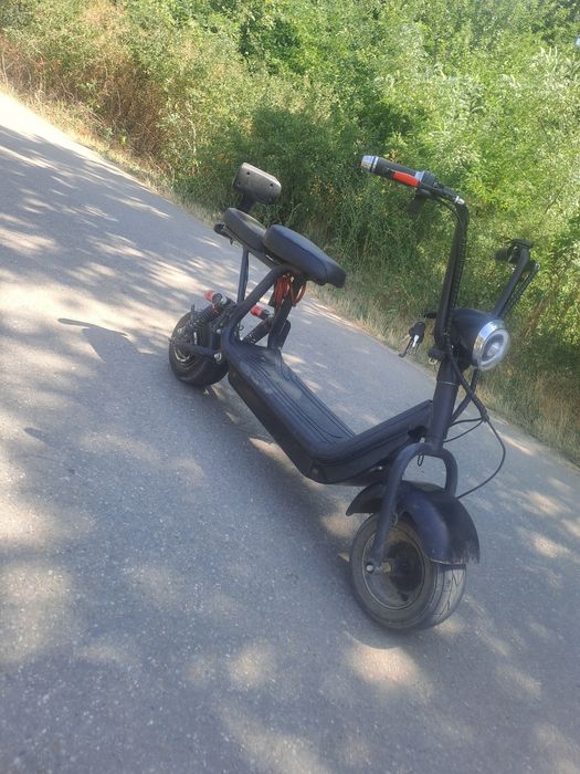Vând scuter electric Harley