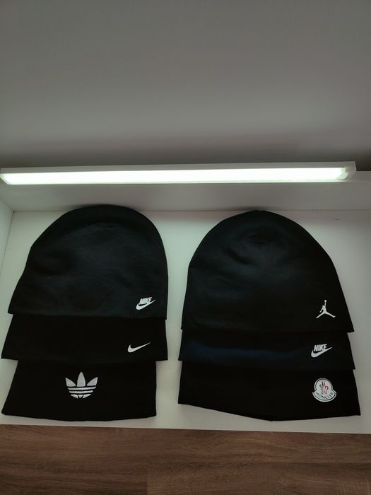 Căciulă Calvin KleinFes Hugo Boss Fes Champion Fes Adidas Fes Nike