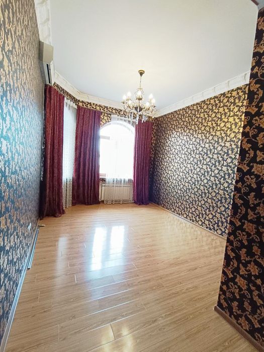 Продается дом  3 уровня . 588м2. 5 соток.Циалковская ул. Археологическ