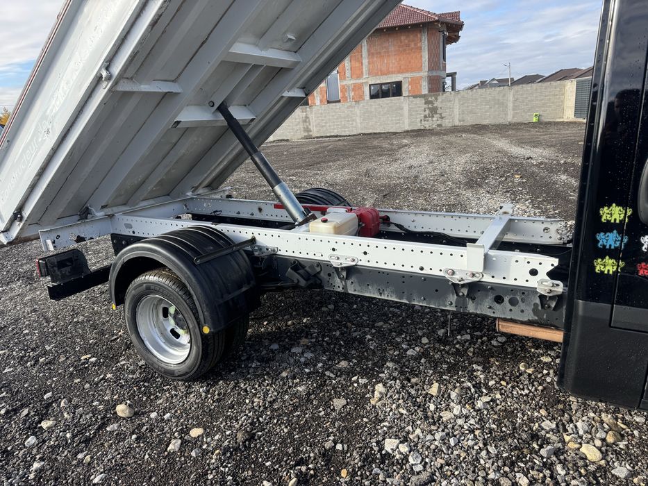 Iveco basculabil pe spate