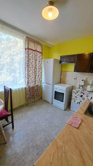 Дава се под наем Тристаен апартамент в Бургас, Лазур - 95 кв.м за 459 € - Снимка #1
