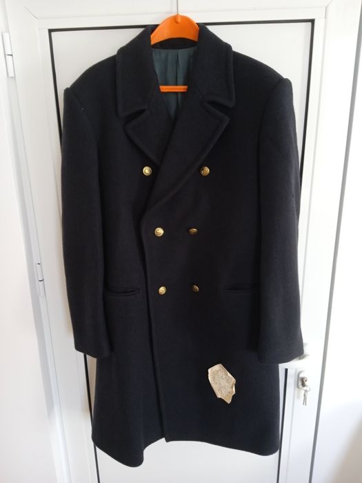 Продавам нов вълнен шинел