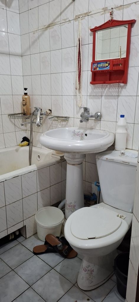 Продаю квартиру Яшнабадский р-он Асалабод. 1-ком 1-этаж 4-этажном Доме