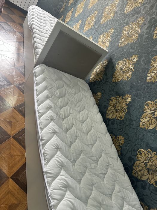 Продаётся мебель из 2 кроватей, 2 шкофов и рабочего места