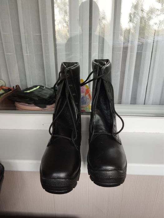 Продам зимние берцы