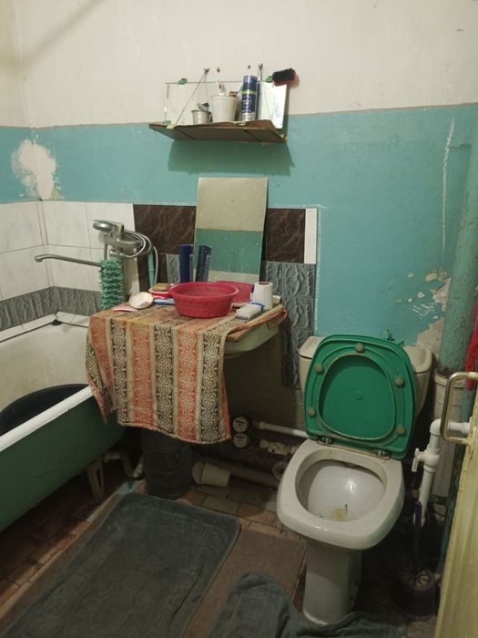 Чирчик Октябрь 1 Микро район 2х 3 этаж сотилади 31.000$ Наличка