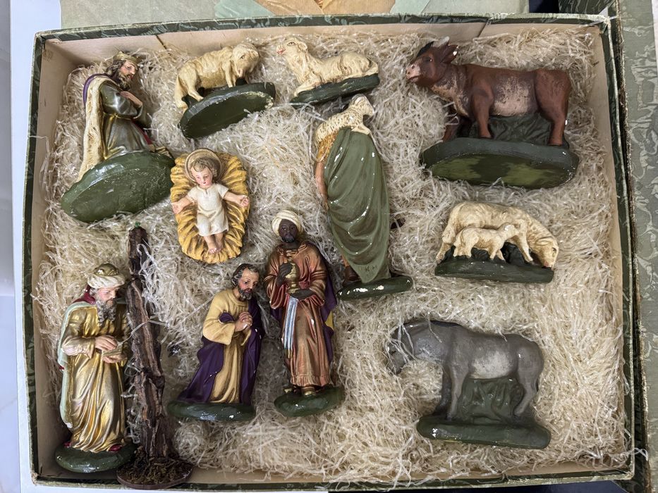 Vechi set figurine “Nasterea Domnului “ BETHLEHEM