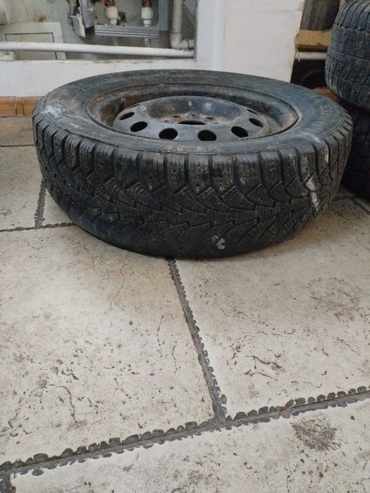 Зимняя резина на 13-14-15 б/у