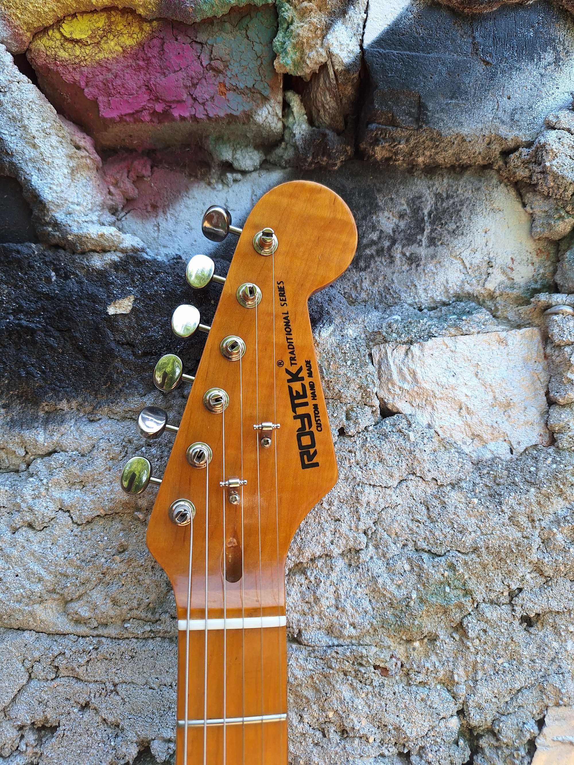 Chitara customizata Roytek Stratocaster, cu doze Texas Blues