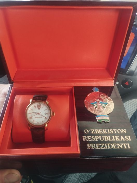 Prezident soati karobkasi bilan