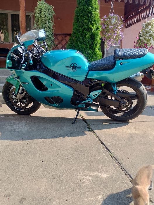 Suzuki s-rad 750