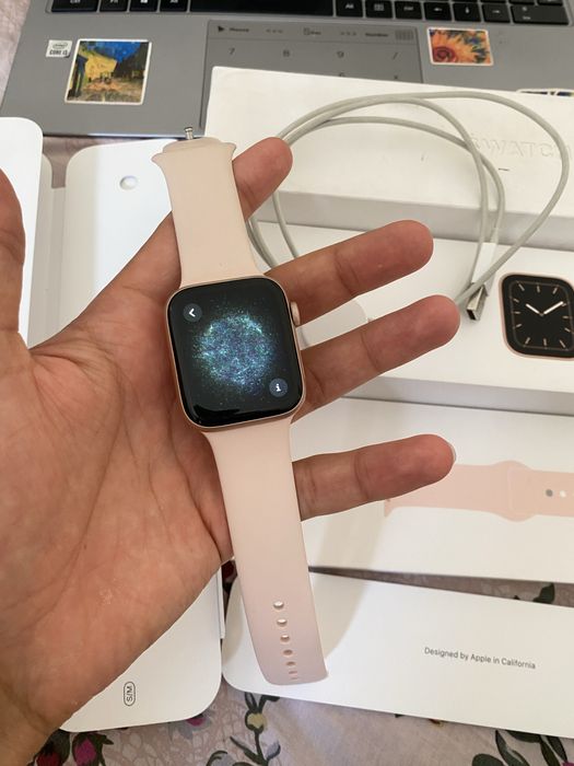 Apple Watch iWatch 5 full komplekt holati yangi ideal Zaryadkasi bilan