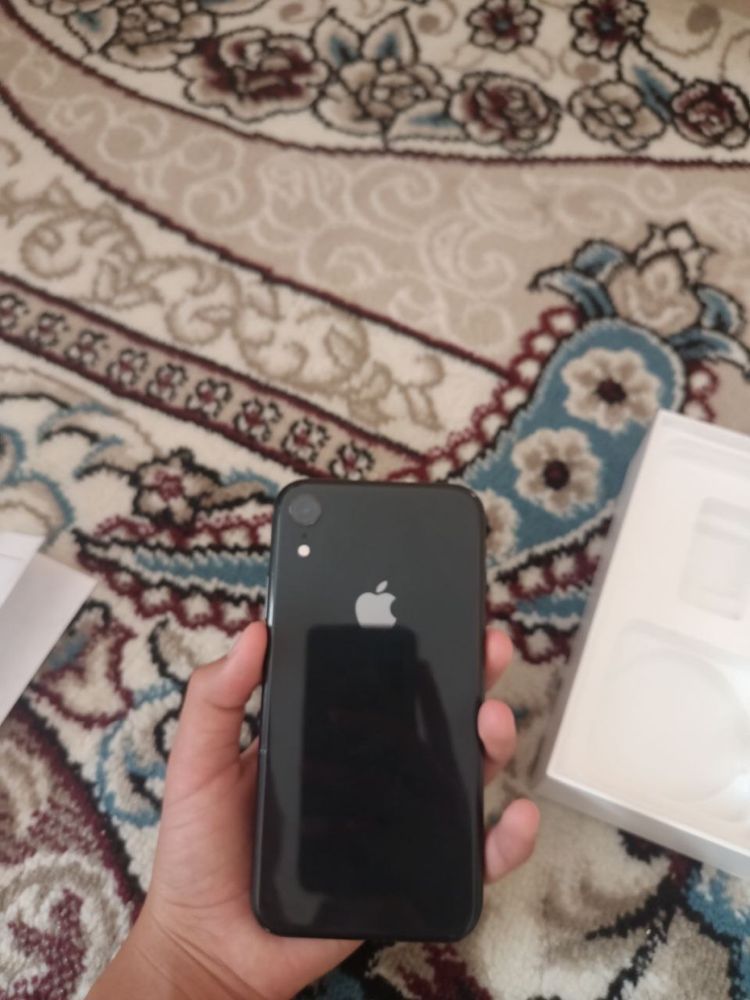 Iphone Xr 77 radnoy
