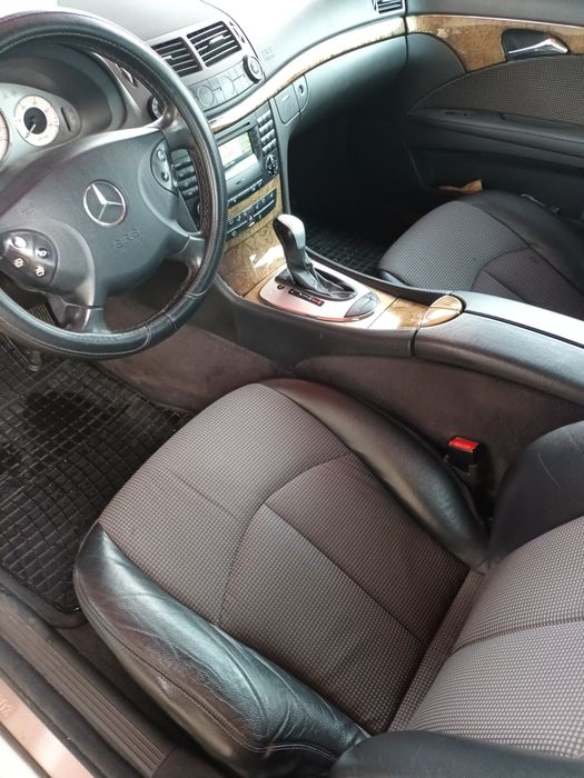 Мерцедес Е220 w211  перфектен