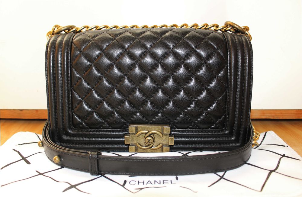 Дамската чанта Chanel Boy
