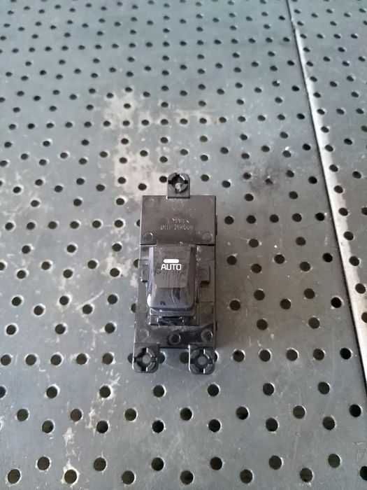 Buton geam electric dreapta fata kia ceed 2 jd 49d5101000 93580a2000