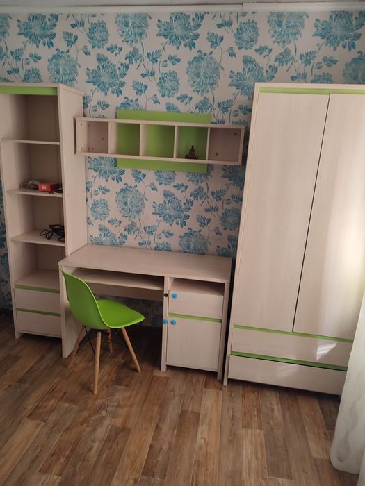 Продам стенку в детскую , производство Беларусь