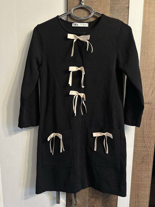 Дрехи Guess, Zara, Pinko