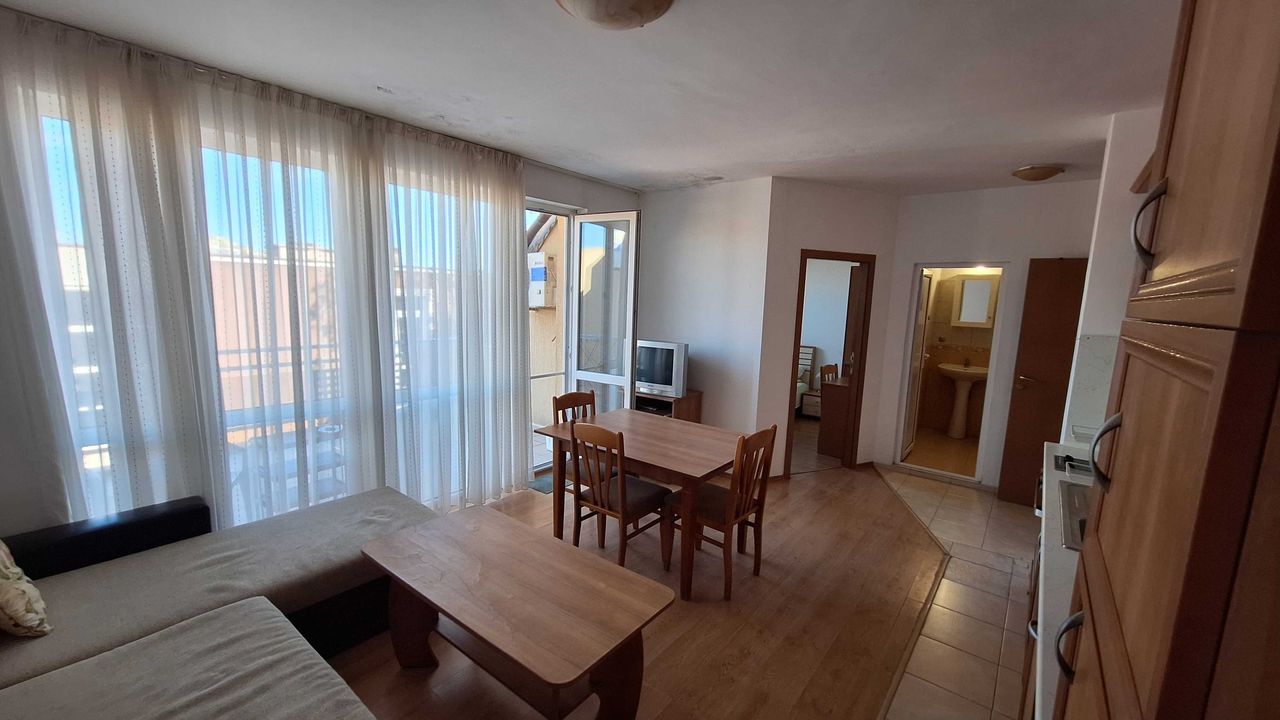 Дава се под наем Двустаен апартамент в Несебър - 63 кв.м за 200 € - Снимка #1