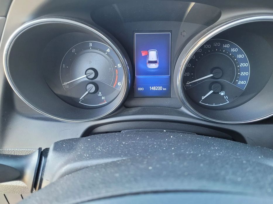 Toyota Auris Autoturism cumparata de la reprezentanta Toyota Ploiesti la 97000 Km.