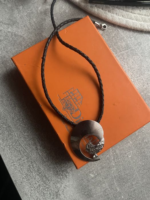 Lantisor din piela natutala si otel inoxidabil