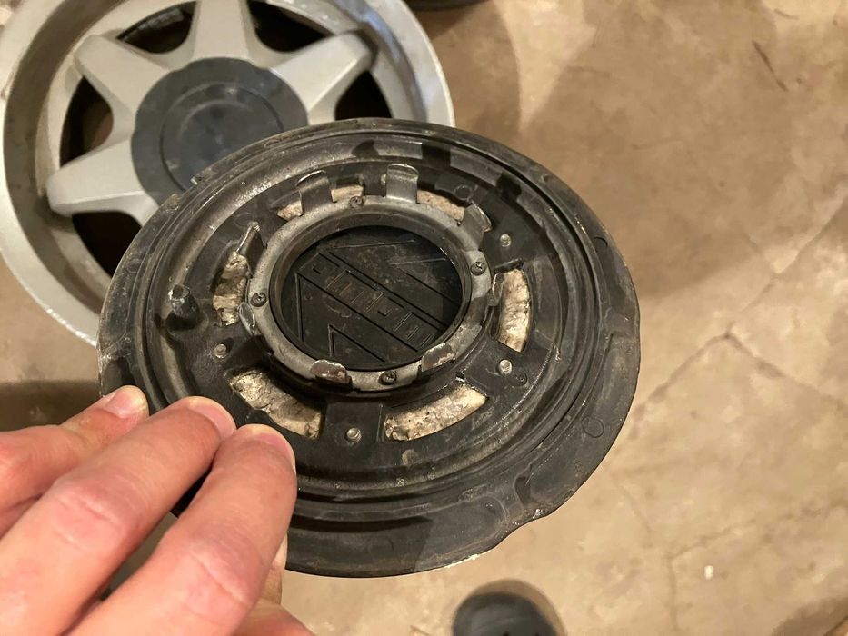 15" 7J Джанти MOMO