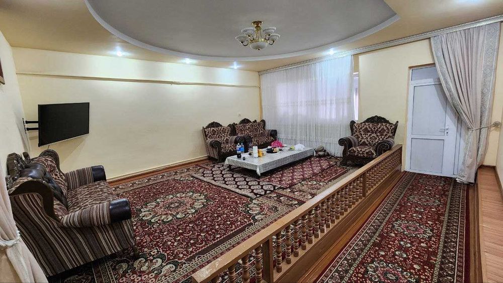 Уй сотилади (Райцентр бозор олдидаги котедж, катта йўл бўйида)